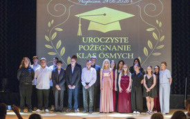 Absolwenci (27)