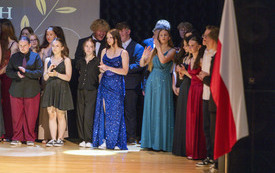 Absolwenci (26)