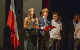 Absolwenci (3)