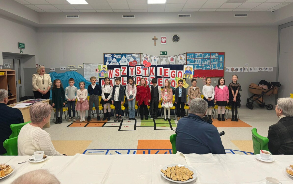 Zdjęcie do Dzień Babci i Dziadka w klasie 1b